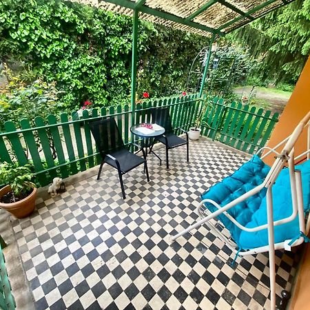 Grany'S Retro Guesthouse Near Budapest Airport Vecsés Extérieur photo